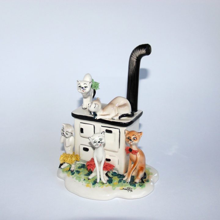 Cats on the stove