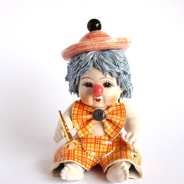 Clown with trumpet